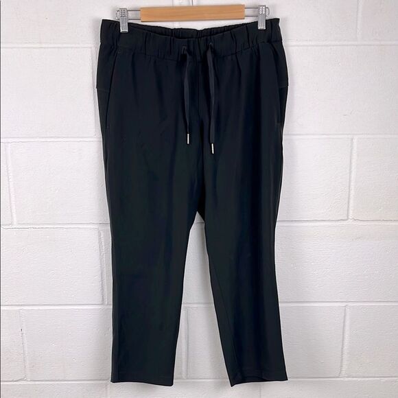 Lululemon women’s on the fly crop woven 23” black pant performance size 8 - Picture 1 of 5